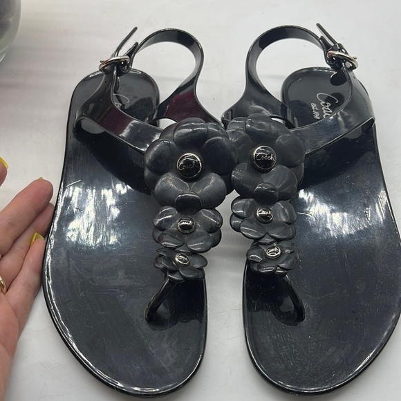 Coach Haylee Black Flower Thong Sandal Sz 8. FFT0493F - Picture 1 of 6
